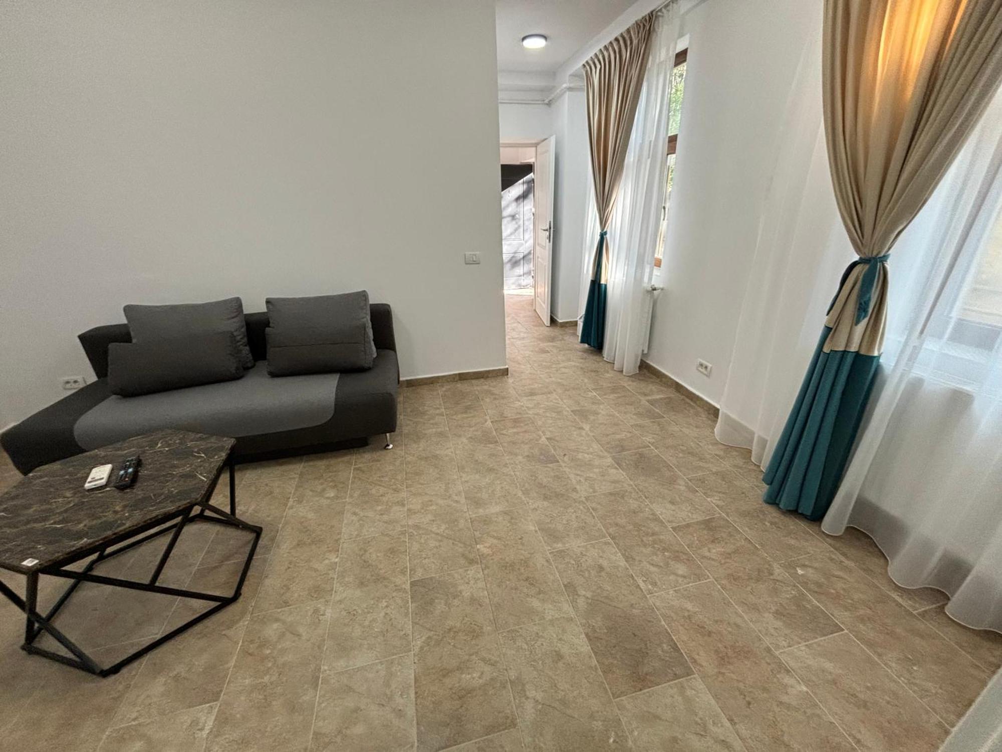 The Loft Gara De Nord Apartment Bukares Bagian luar foto