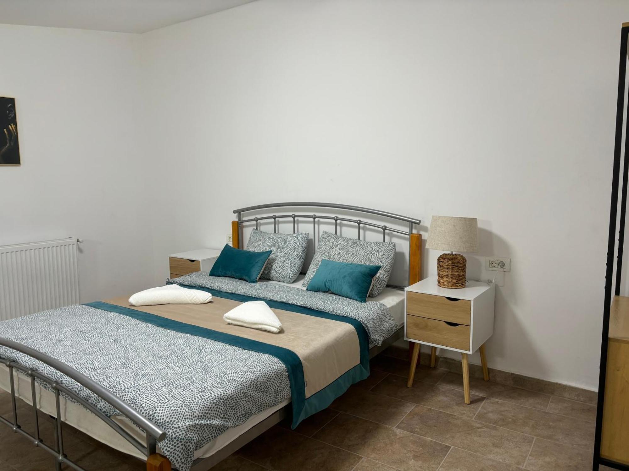The Loft Gara De Nord Apartment Bukares Bagian luar foto